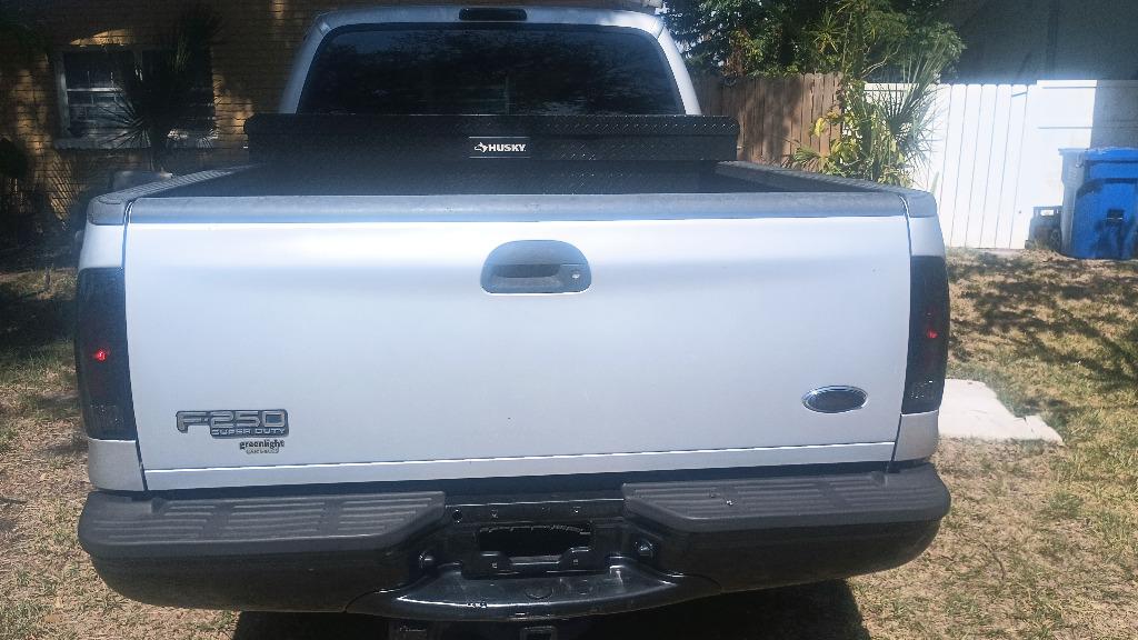 2003 Ford F-250 Super Duty XL's photo